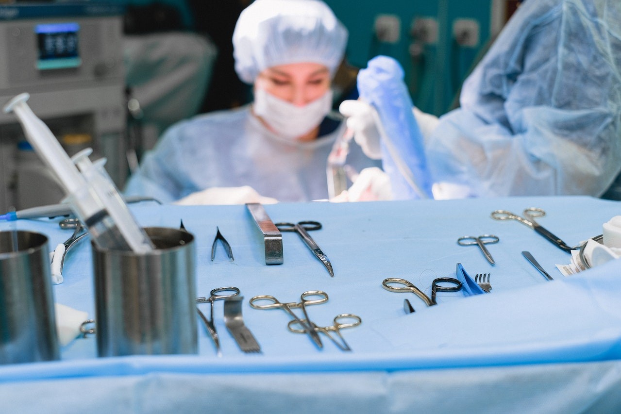 Surgical vs Non-Surgical Contouring